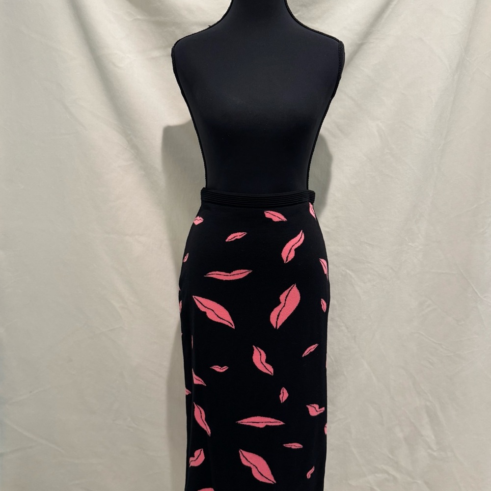 Diane Von Furstenburg Merino Wool Blend Black and Pink Lip Print Skirt